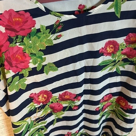 Charming Charlie Floral Blouse| SIZE S - Picture 3 of 5